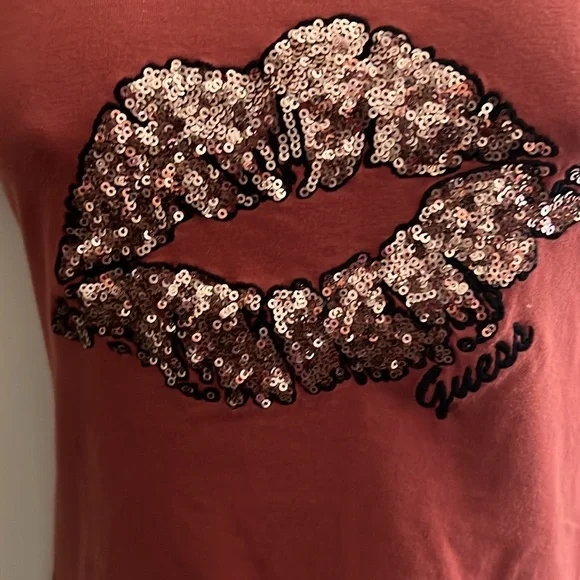 Guess women’s top with sequin lips size medium - Picture 2 of 7